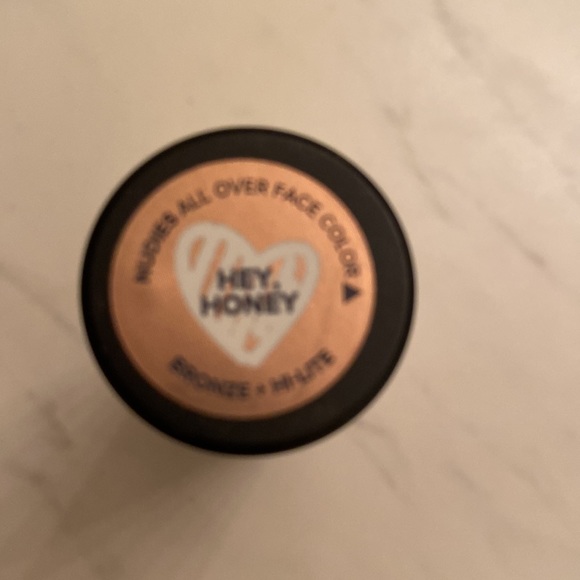 NUDESTIX glow highlighter - hey honey - Picture 2 of 7